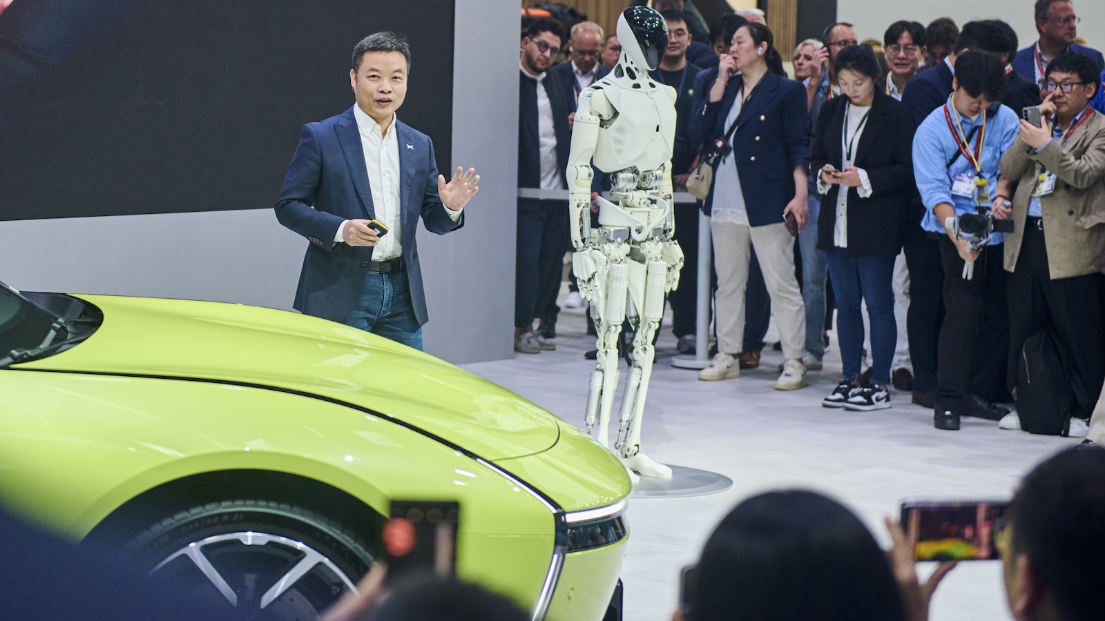 XPeng P7: Παρουσίαση στο Μόναχο - EV sport sedan με 820 χλμ. αυτονομία